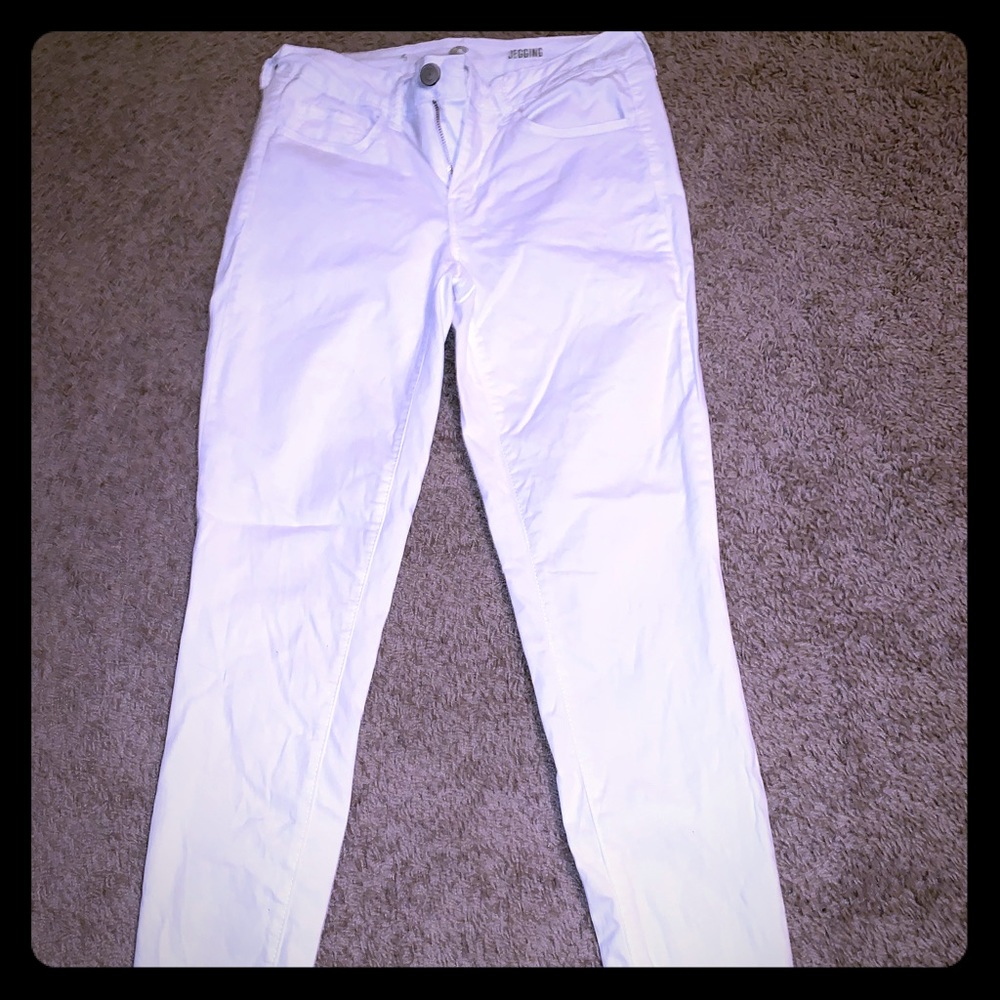 White skinny jeans